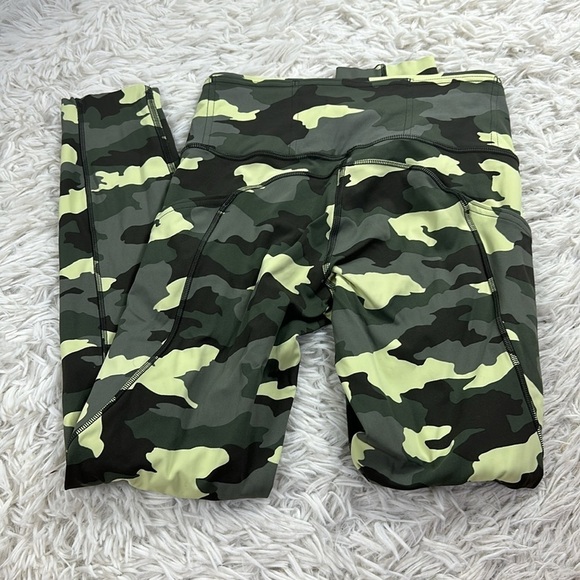 Lululemon Fast and Free Tight 25" *Non-Reflective Nulux Heritage 365 Camo Crispi - Picture 4 of 6